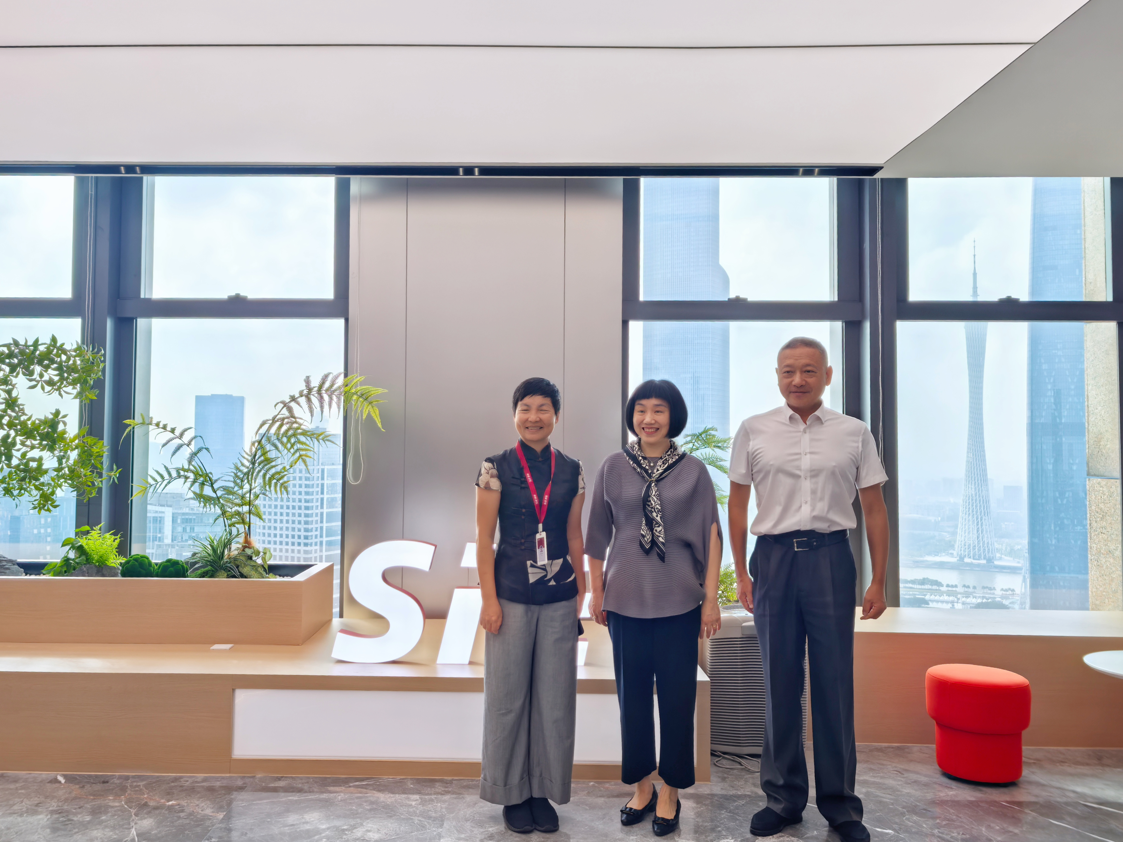 商務部配額許可證事務局金虹副局長率調研組到賽意信息開展實地調研